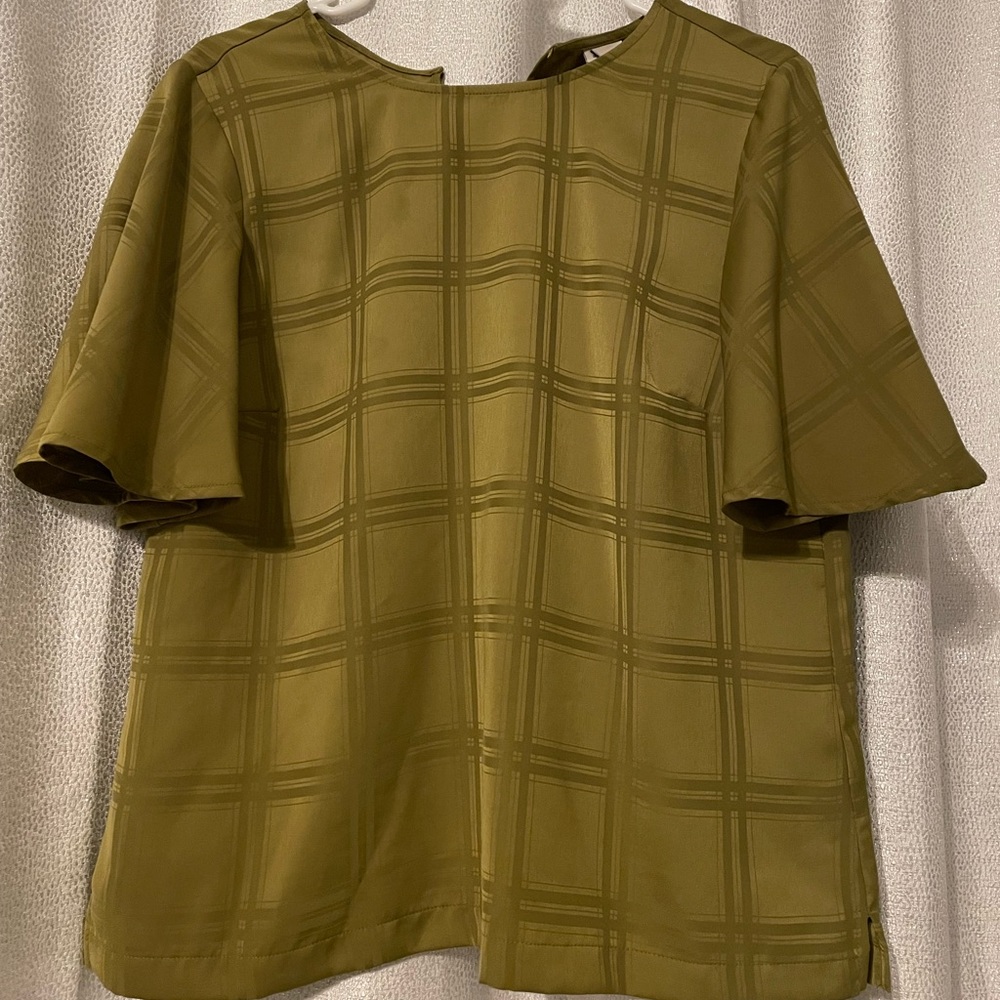 Statement sleeve blouse